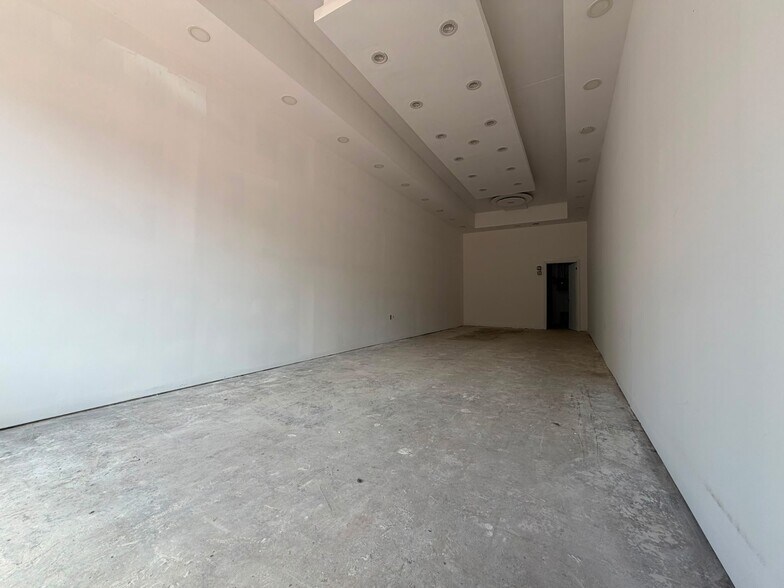 4025-4049 Laconia Ave, Bronx, NY à louer - Photo du bâtiment - Image 2 de 5