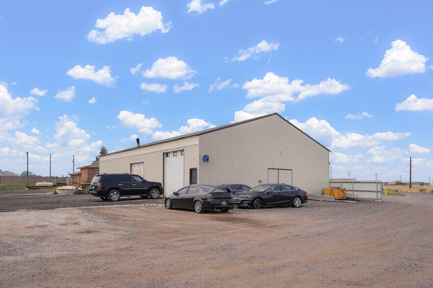 13373 County Road 16, Fort Lupton, CO à vendre - Photo du bâtiment - Image 2 de 18