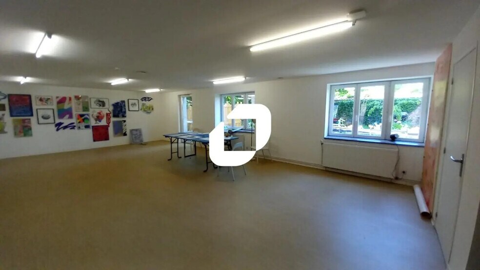 Office in Roubaix for lease - Building Photo - Image 2 of 6