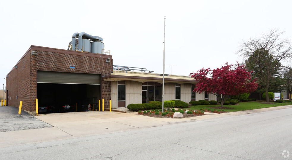 2001 Arthur Ave, Elk Grove Village, IL à vendre - Photo du bâtiment - Image 1 de 1