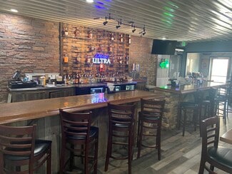 Plus de détails pour 1 N. Main St., Chrisney, IN - Commerce de détail à vendre