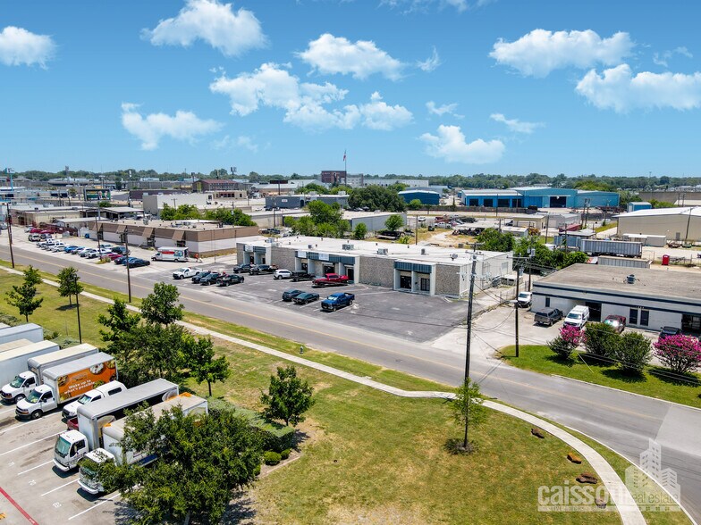 5410-5422 Schertz Rd, San Antonio, TX à louer - Photo du bâtiment - Image 1 de 4