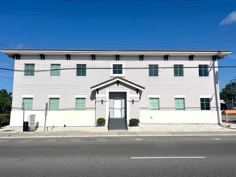 2902 N Armenia Ave, Tampa, FL à louer - Photo du bâtiment - Image 3 de 5