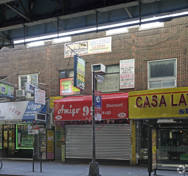 8202 Roosevelt Ave, Jackson Heights, NY for lease - Building Photo - Image 3 of 5