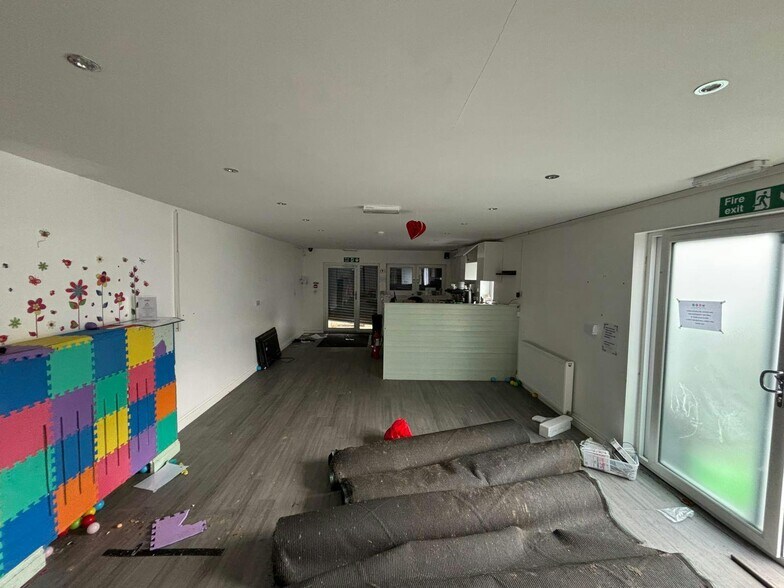 10 Broompark Rd, Blantyre à louer - Photo du bâtiment - Image 3 de 9