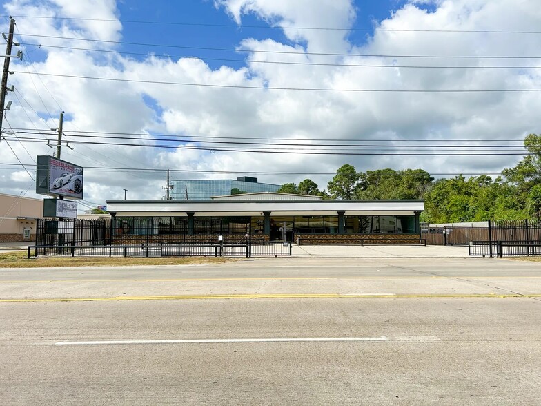 14037 Stuebner Airline Rd, Houston, TX à louer - Photo du bâtiment - Image 2 de 10