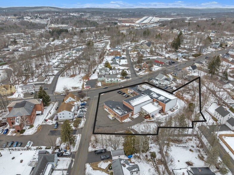 609 Main St, Leominster, MA à louer - Photo du bâtiment - Image 2 de 9