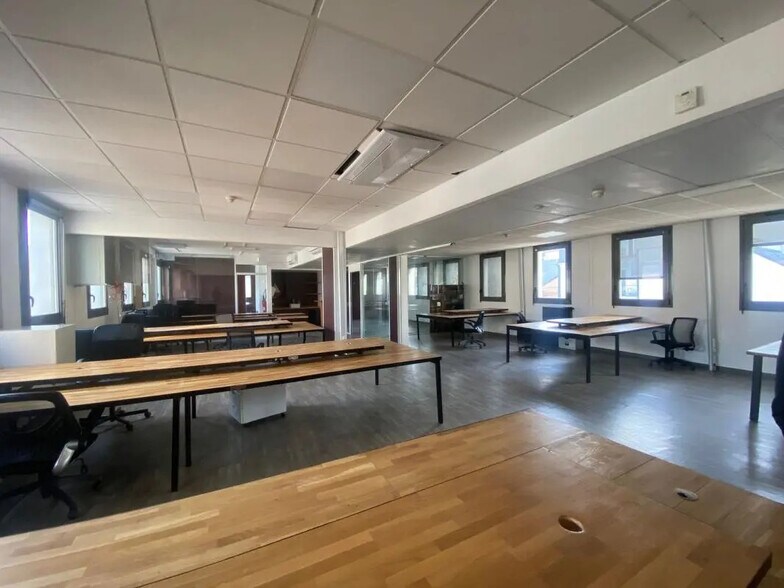 Bureau dans Malakoff à louer - Photo du bâtiment - Image 2 de 6