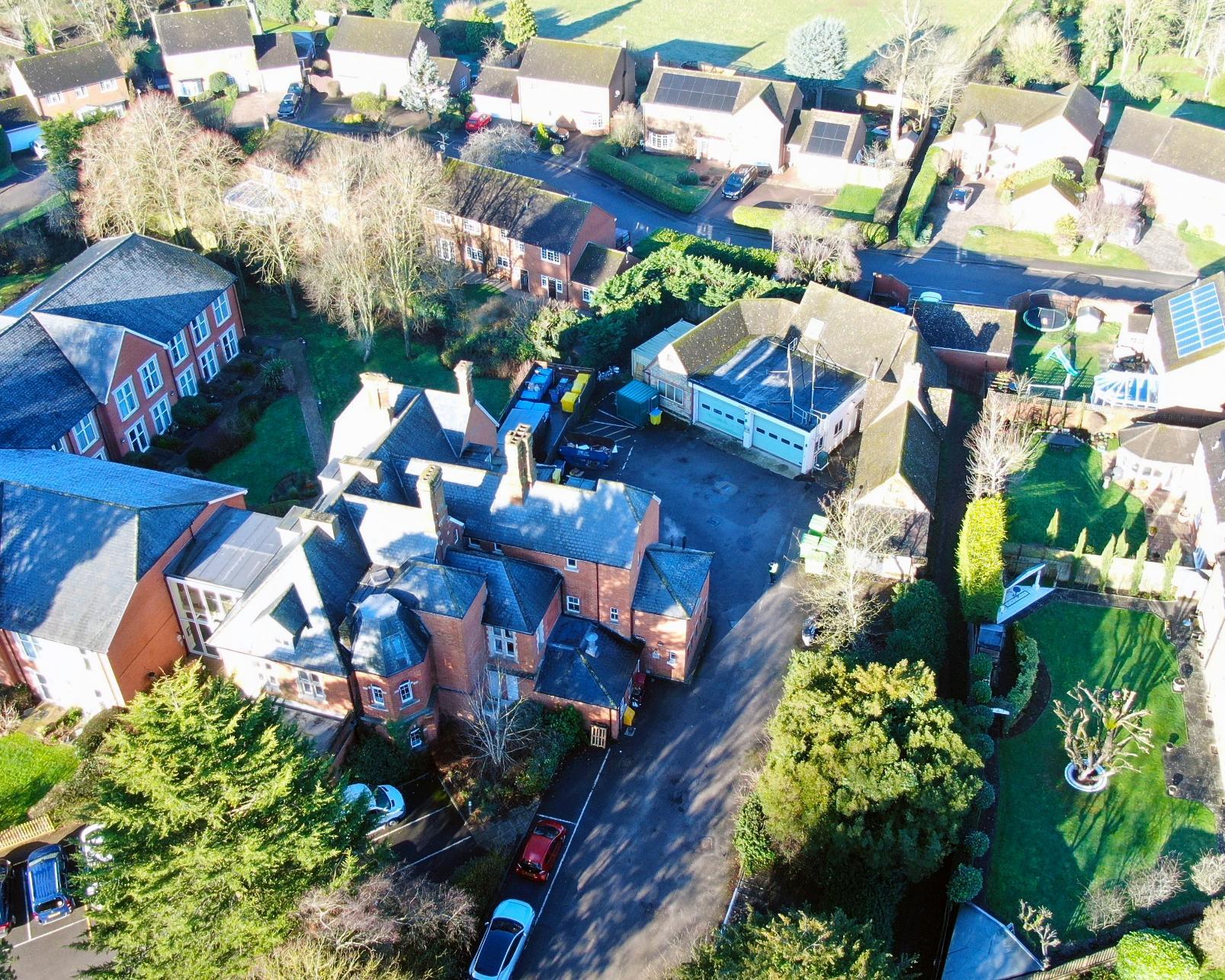 Former Ambulance Depot, Maids Moreton à vendre Photo principale- Image 1 de 4