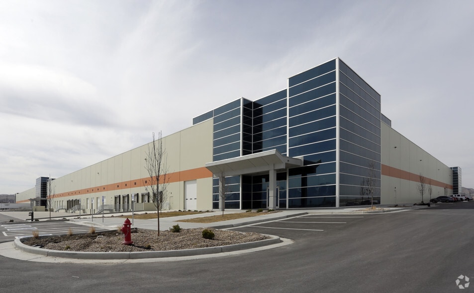 2450-2464 S 6755 W, West Valley City, UT for lease - Primary Photo - Image 1 of 6