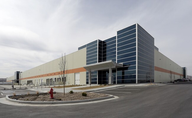 Plus de détails pour 2450-2464 S 6755 W, West Valley City, UT - Industriel à louer