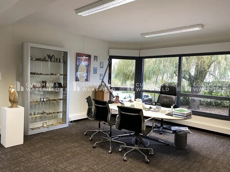 Industrial in Illkirch-Graffenstaden for sale - Interior Photo - Image 2 of 10