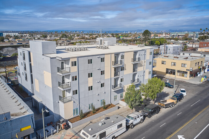 6001 S Broadway, Los Angeles, CA for sale - Building Photo - Image 3 of 9