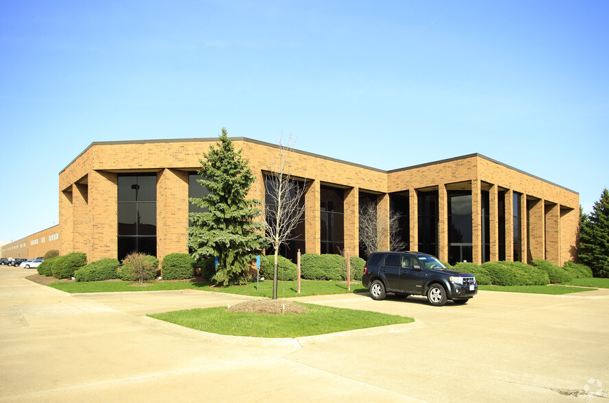 7333 Corporate Blvd, Mentor, OH for lease - Building Photo - Image 1 of 6