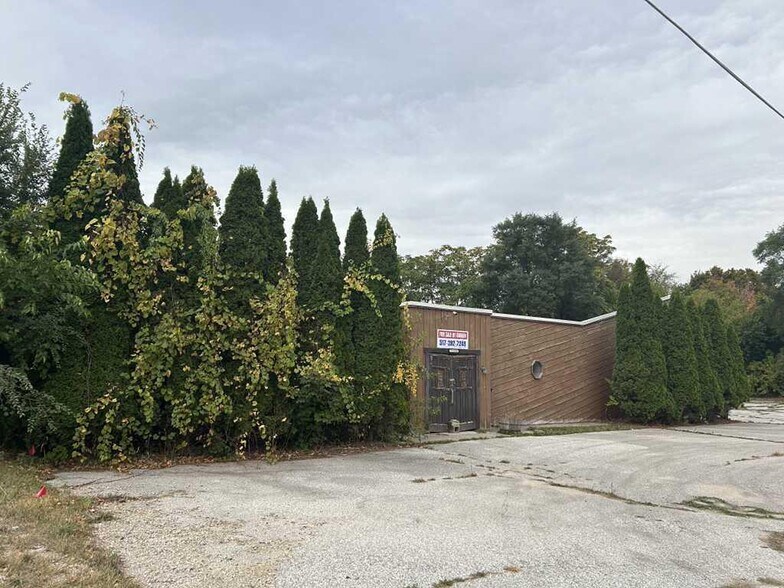 2598 Oceana Dr, Shelby, MI à vendre - Photo du bâtiment - Image 2 de 23