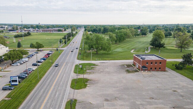 Plus de détails pour 3900 S 7th St, Terre Haute, IN - Bureau à vendre