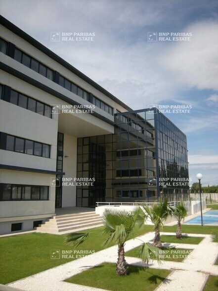 Office in Montpellier for lease - Building Photo - Image 2 of 34
