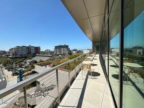 5885 Hollis St, Emeryville, CA for lease Building Photo- Image 2 of 18