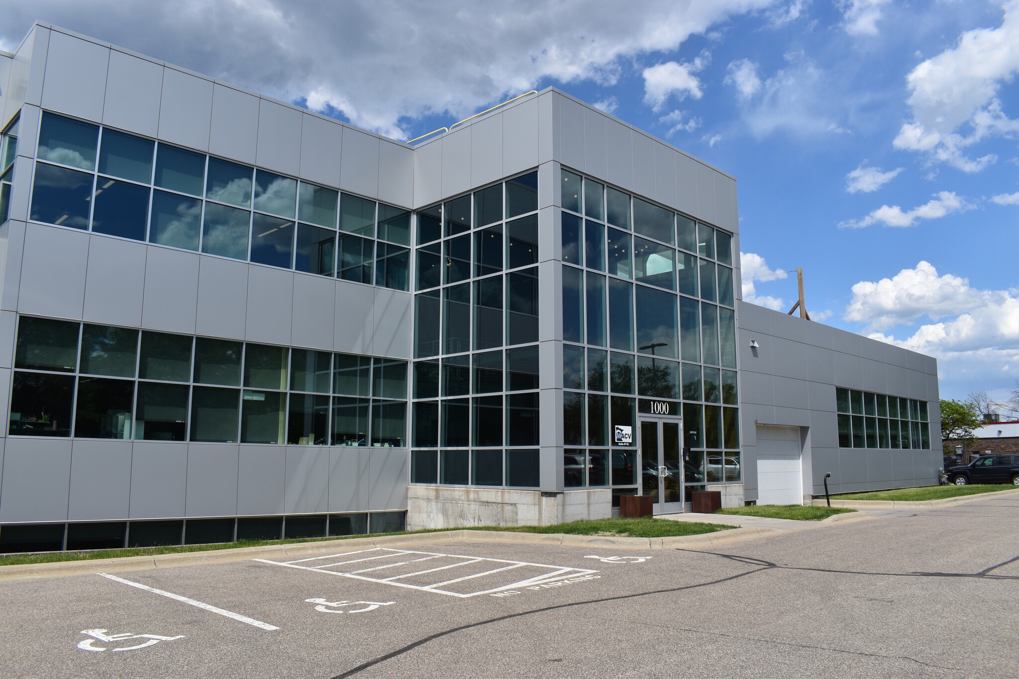 1000-1010 University Ave W, Saint Paul, MN for lease Primary Photo- Image 1 of 12