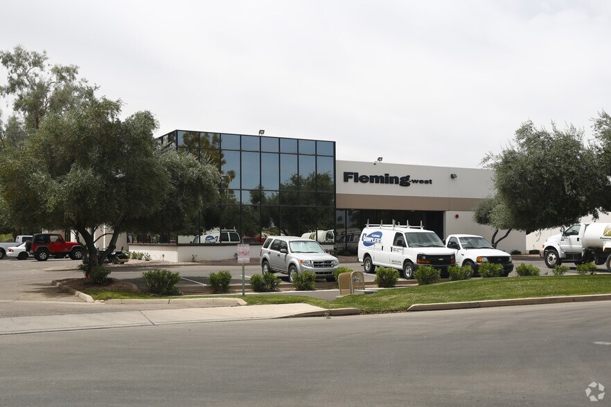 133 E Comstock Dr, Chandler, AZ à louer - Photo du bâtiment - Image 1 de 4