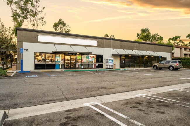 More details for 711 N Azusa Ave, West Covina, CA - Retail for Lease