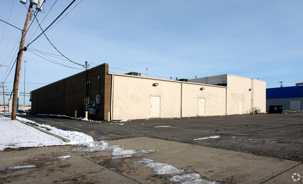 5500 Youngstown Warren Rd, Niles, OH for lease - Building Photo - Image 2 of 3