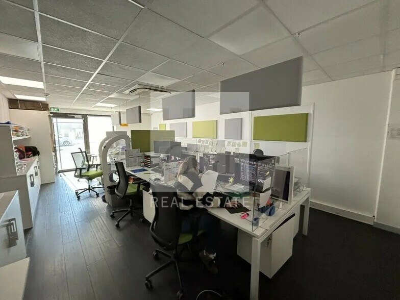 Bureau dans Bron à louer - Photo intérieure - Image 2 de 12