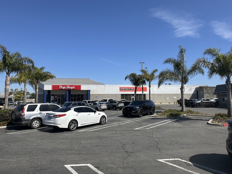 19002-19148 Brookhurst St, Huntington Beach, CA à louer - Photo du bâtiment - Image 2 de 6