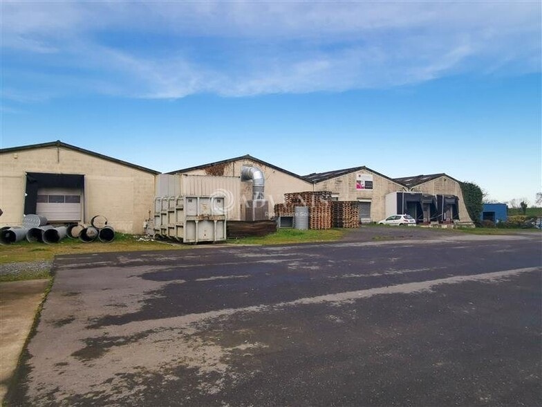 Flex in La Guerche-de-Bretagne for sale - Building Photo - Image 1 of 10