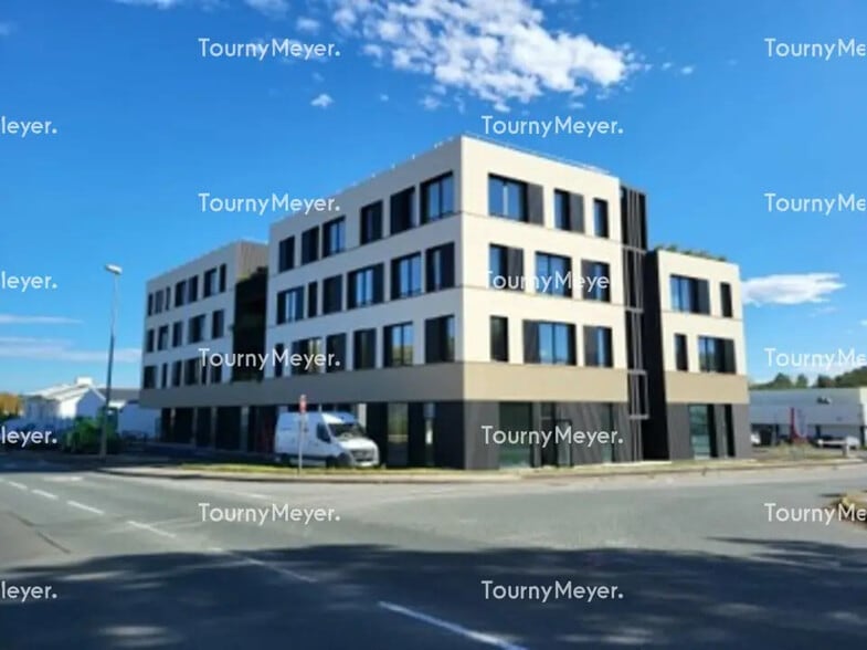 Retail in Anglet for lease - Building Photo - Image 1 of 12