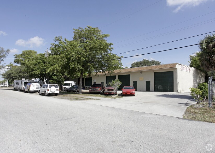 109 SE 3rd Ct, Deerfield Beach, FL à louer - Photo du bâtiment - Image 1 de 3