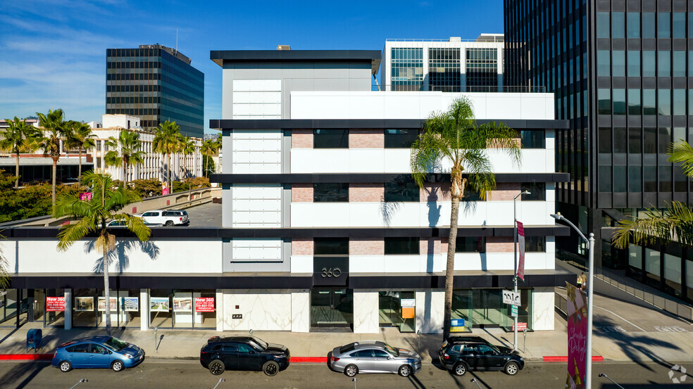 360 N Bedford Dr, Beverly Hills, CA à louer - Photo du bâtiment - Image 2 de 8