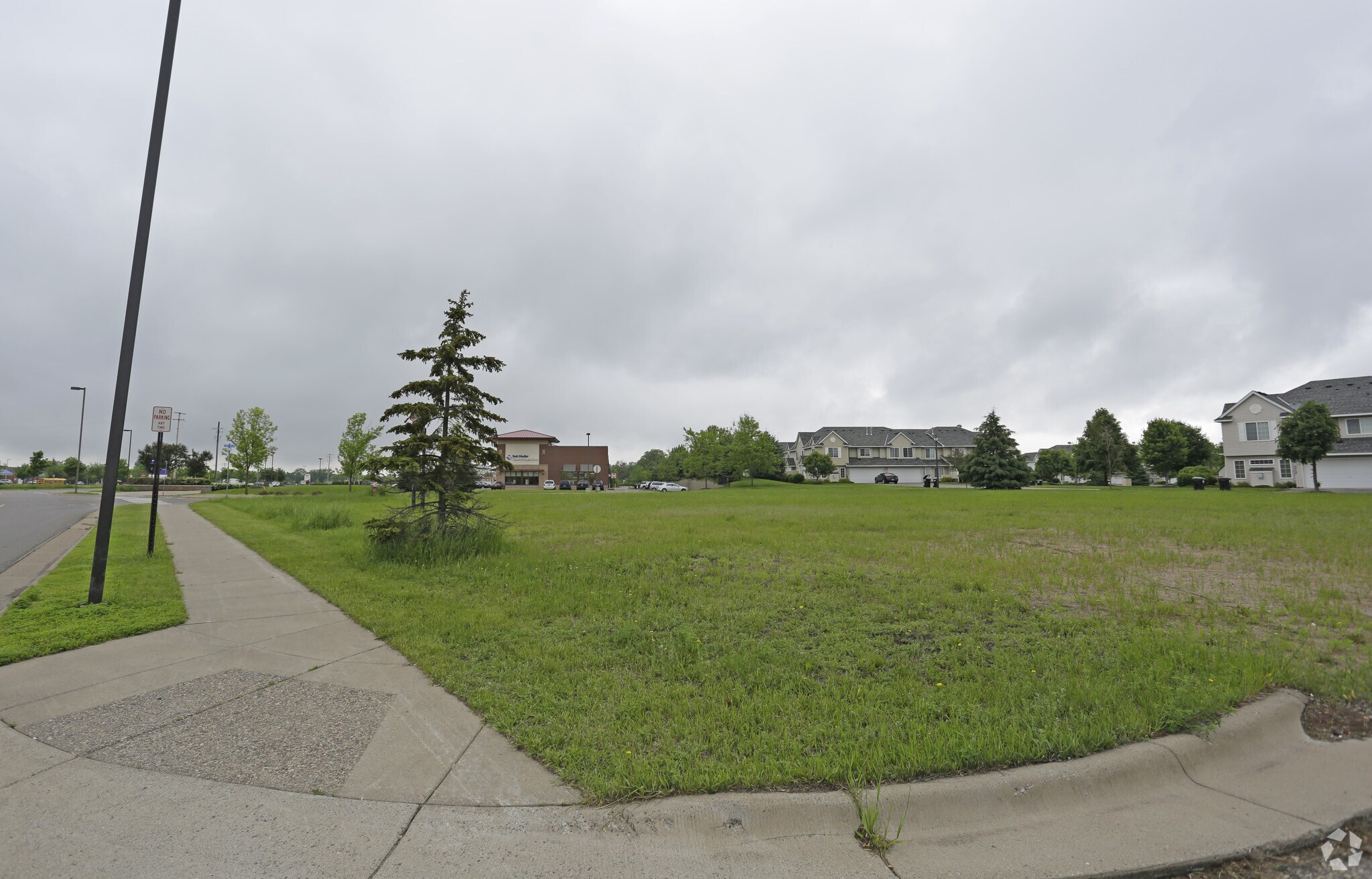 121st Ave, Champlin, MN à vendre Autre- Image 1 de 5