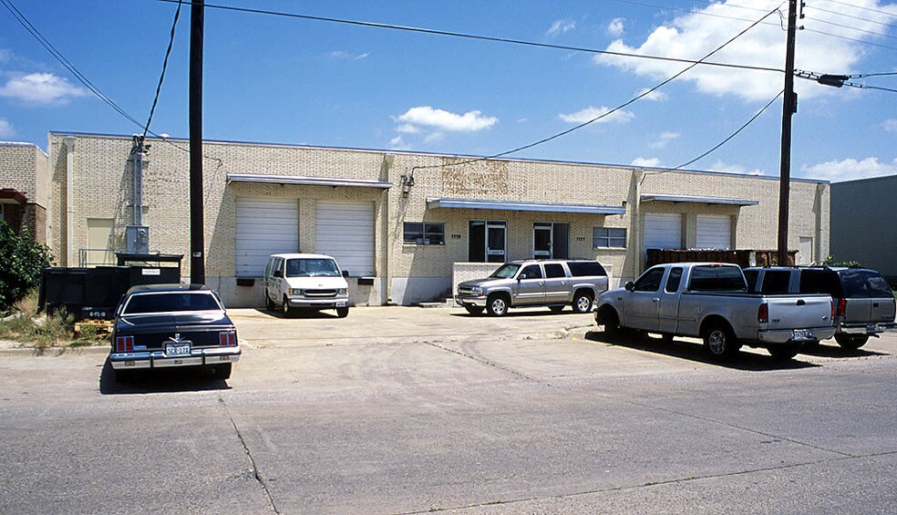 1119 Quaker St, Dallas, TX for lease - Building Photo - Image 2 of 3
