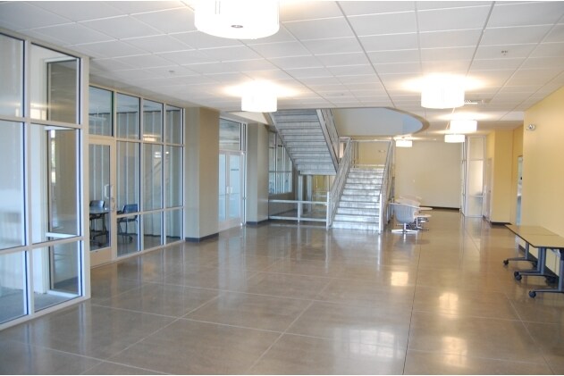 1 Grand Ave, San Luis Obispo, CA à louer - Hall d’entrée - Image 2 de 13