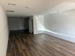 8225 State Road 52, Hudson, FL à louer Photo intérieure- Image 1 de 5