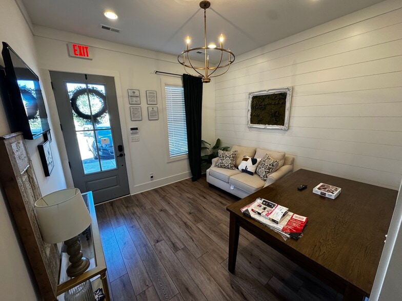 116 Locust Ave, Cookeville, TN for lease - Lobby - Image 3 of 8