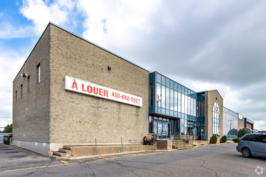 279-287 Boul D'anjou, Chateauguay, QC for lease - Building Photo - Image 2 of 2