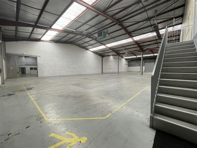 Flex in Saint Soupplets for lease - Interior Photo - Image 3 of 10