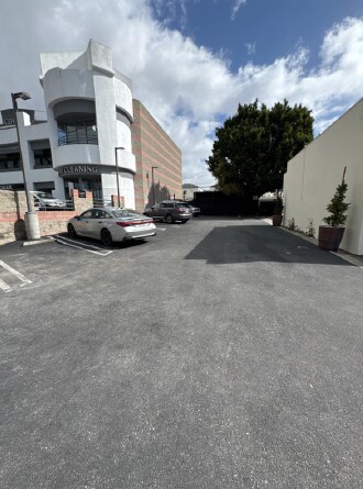 832 N La Cienega Blvd, Los Angeles, CA à louer - Photo du bâtiment - Image 3 de 17