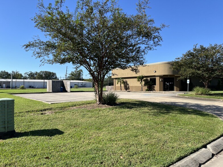 42124 Veterans Ave, Hammond, LA à vendre - Photo du bâtiment - Image 3 de 5