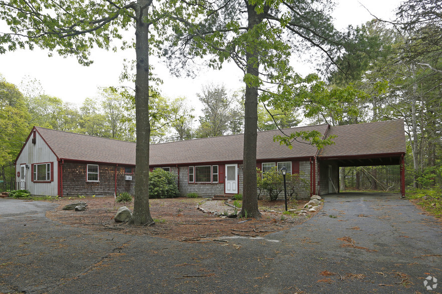 1949 Falmouth Rd, Centerville, MA à vendre - Photo principale - Image 1 de 1