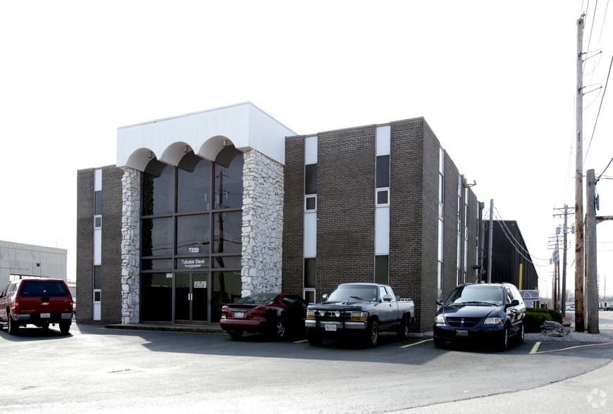 7220 Polson Ln, Hazelwood, MO for sale - Building Photo - Image 2 of 3