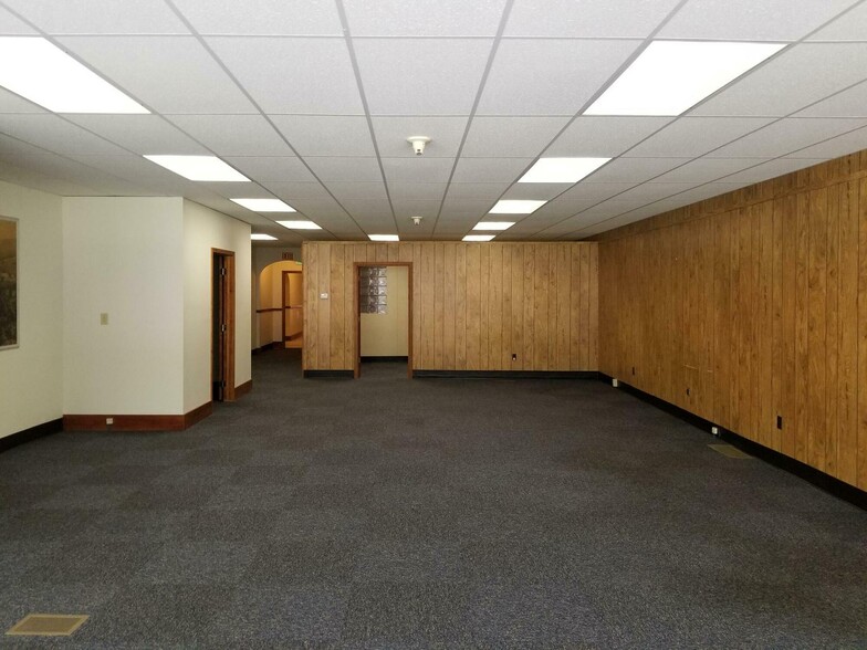 78 W Mill St, Port Allegany, PA for lease - Interior Photo - Image 2 of 8