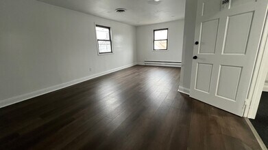 475 W Merrick Rd, Valley Stream, NY for lease Interior Photo- Image 2 of 2