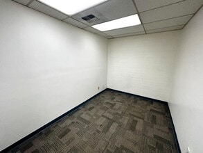 5558 California Ave, Bakersfield, CA à louer Photo intérieure- Image 1 de 4