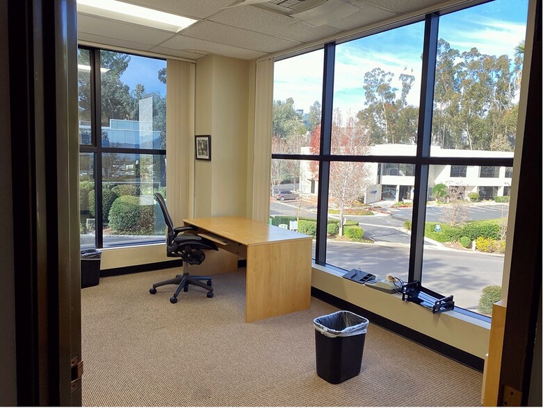 118 State Pl, Escondido, CA for lease - Interior Photo - Image 3 of 11