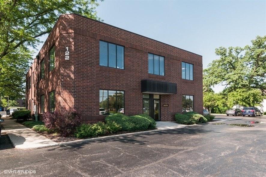 122 S County Farm Rd, Wheaton, IL à vendre - Autre - Image 3 de 5