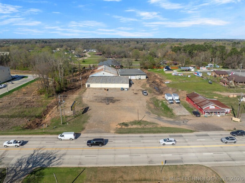 1506 S Park Dr, Broken Bow, OK à vendre - Photo du bâtiment - Image 2 de 3