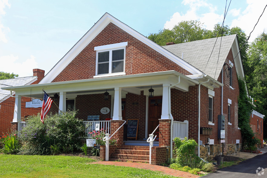 221 E Main St, Purcellville, VA à vendre - Photo du bâtiment - Image 1 de 1